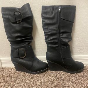 Women’s high boots size 7.5 like new